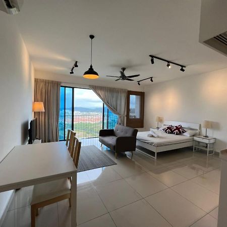 Francesco Suite - Trefoil Setia Alam-Near Setia City Mall & Setia Convention Centre Екстериор снимка