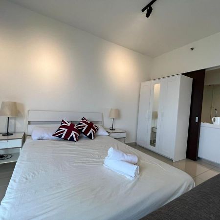 Francesco Suite - Trefoil Setia Alam-Near Setia City Mall & Setia Convention Centre Екстериор снимка