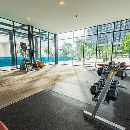 Francesco Suite - Trefoil Setia Alam-Near Setia City Mall & Setia Convention Centre Екстериор снимка